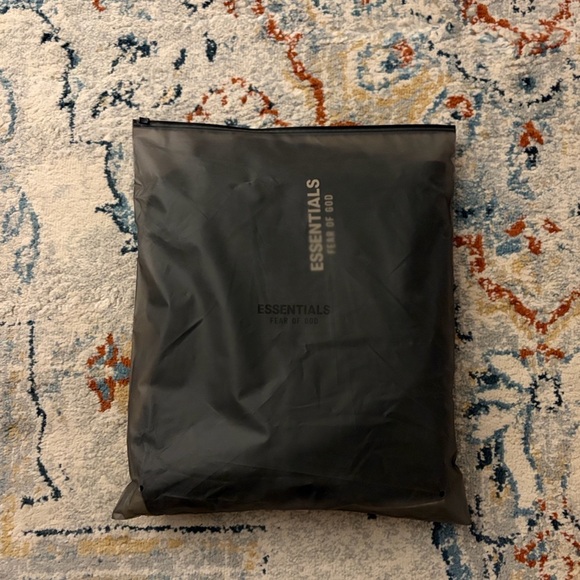 Essentials fear of god hoodie black size large - Picture 5 of 5